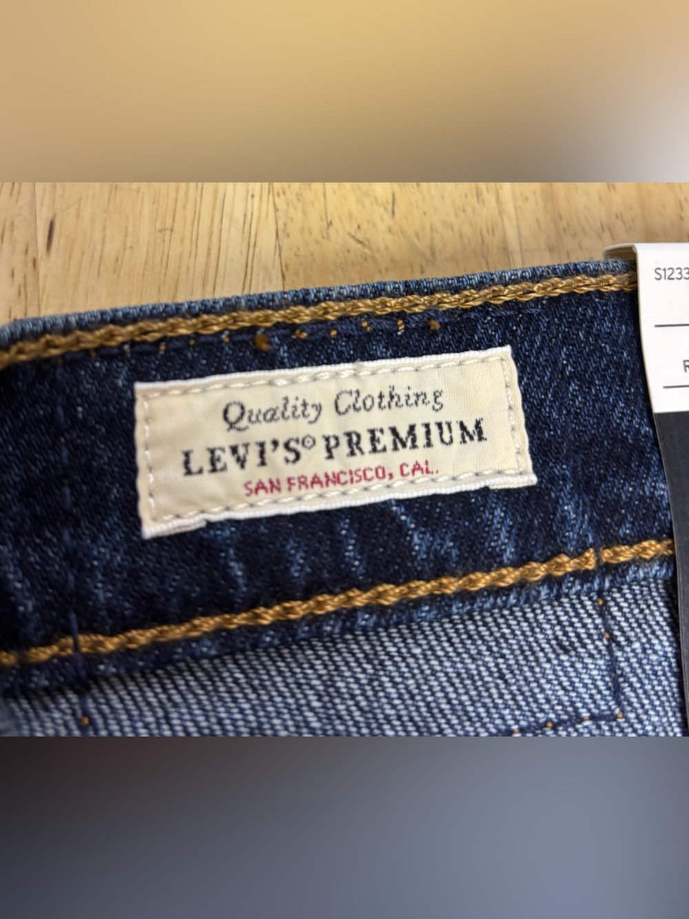 LEVI'S Premium Ribcage Straight Jeans Dark Wash Button Fly NWT Tall 27x34 27 - Picture 3 of 9